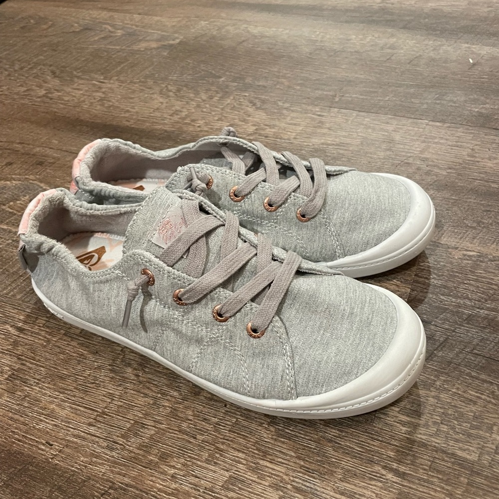 Brand new grey Roxy shoes